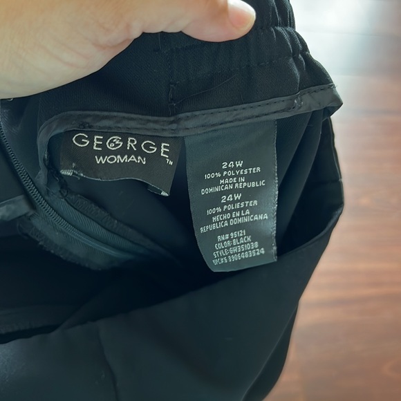 Midi black skirt - Picture 2 of 3